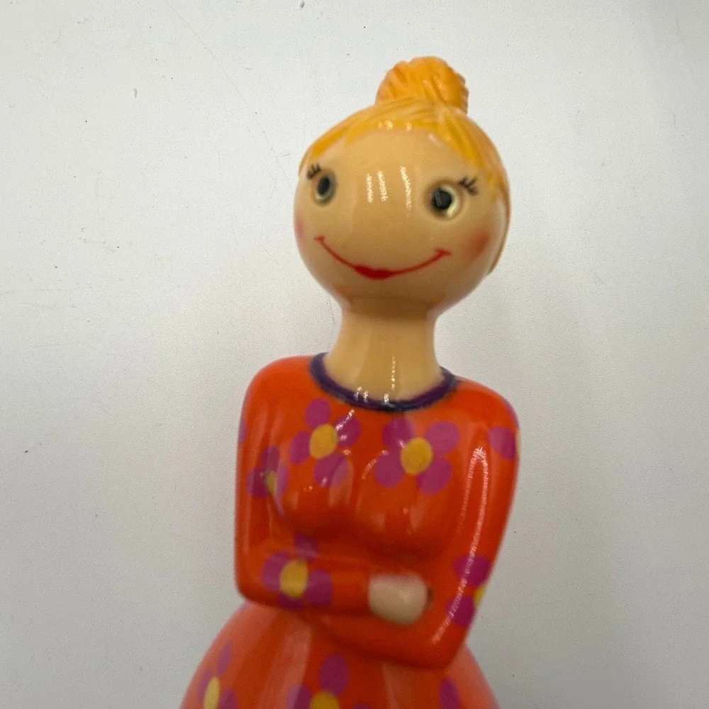 Pylones Paris Ma Dame Cheese Grater Lady Figurine Orange Floral 9.5